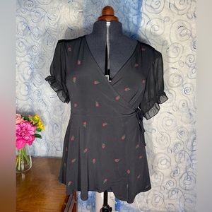 Torrid Black Surplice Wrap Puff Sleeve Top w/ Red Rose Print